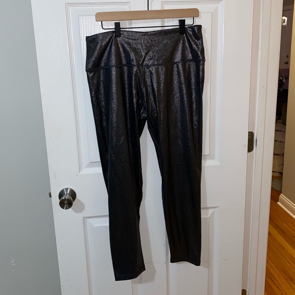 Victoria’s Secret sport leggings - Picture 2 of 10